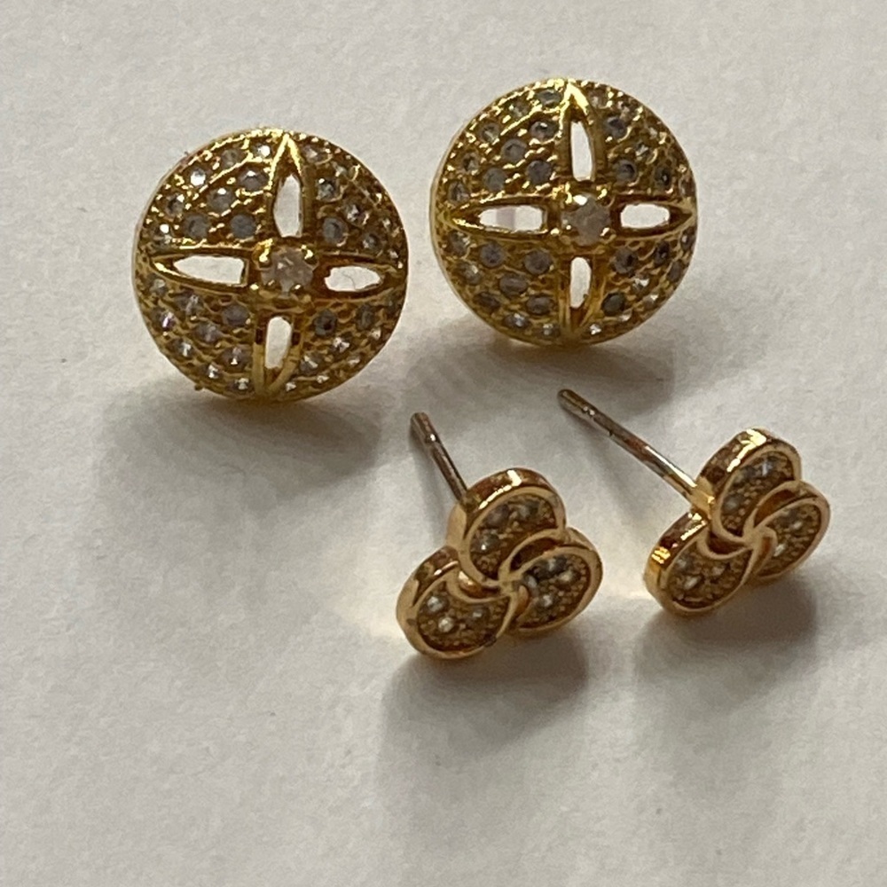 Elegant Gold tone and Silver rhinestone Stud Earrings Set - Picture 4 of 4